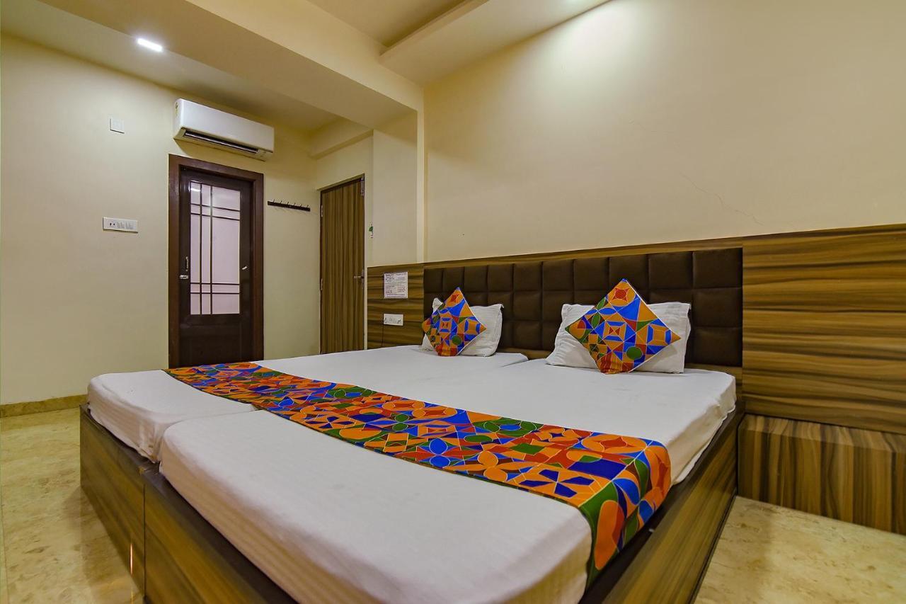 โอโย แฟล็กชิป 75427 โฮเทล ซันไชน์ Hotel Gauripur  ภายนอก รูปภาพ