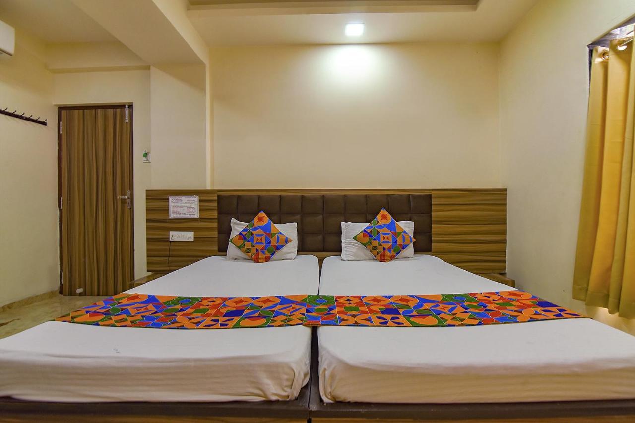 โอโย แฟล็กชิป 75427 โฮเทล ซันไชน์ Hotel Gauripur  ภายนอก รูปภาพ
