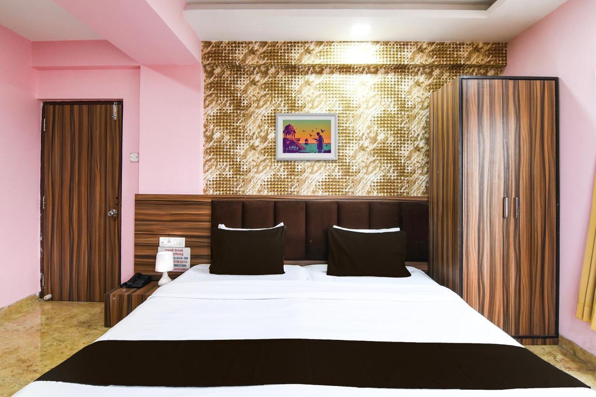 โอโย แฟล็กชิป 75427 โฮเทล ซันไชน์ Hotel Gauripur  ภายนอก รูปภาพ