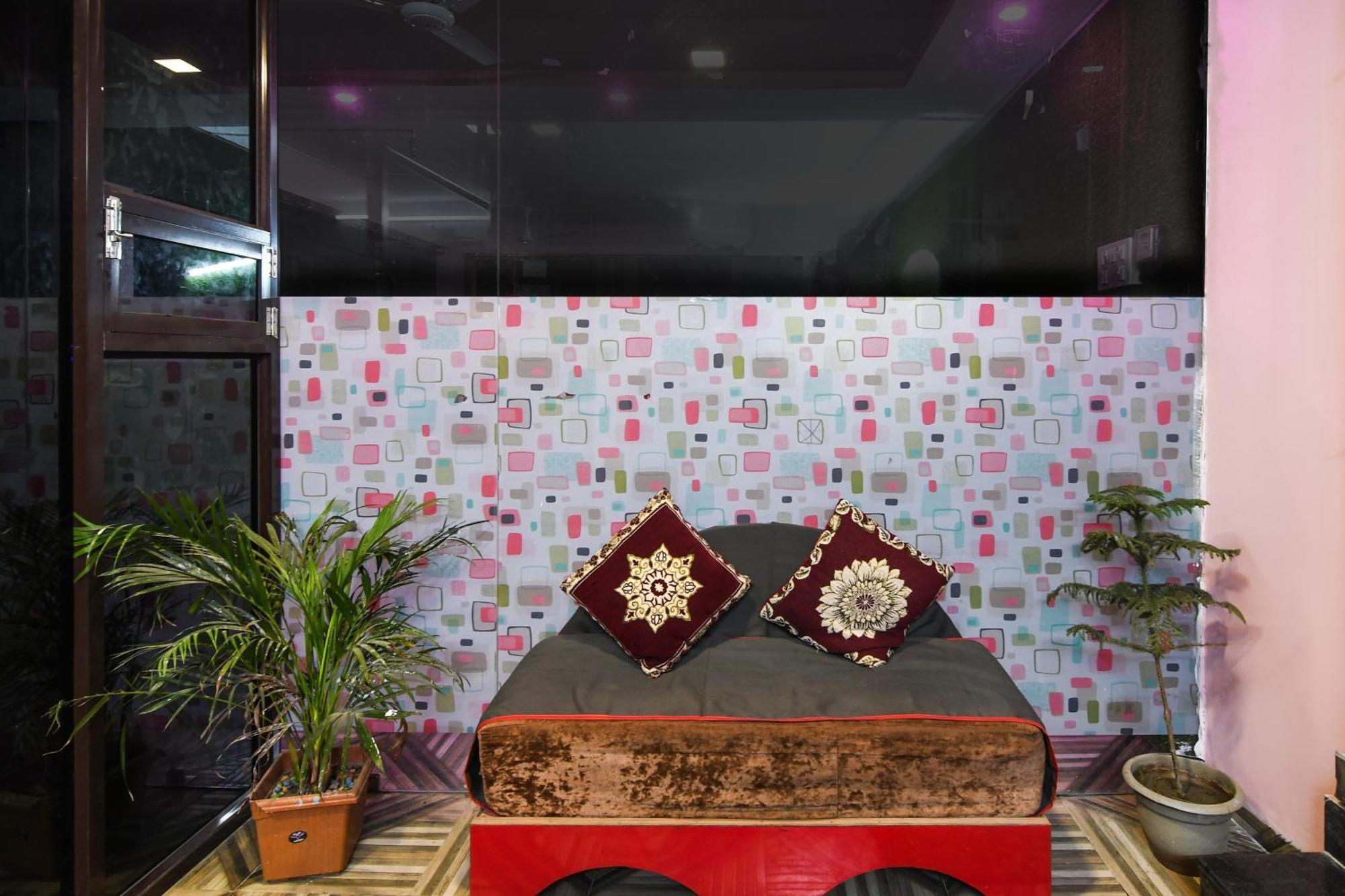 โอโย แฟล็กชิป 75427 โฮเทล ซันไชน์ Hotel Gauripur  ภายนอก รูปภาพ
