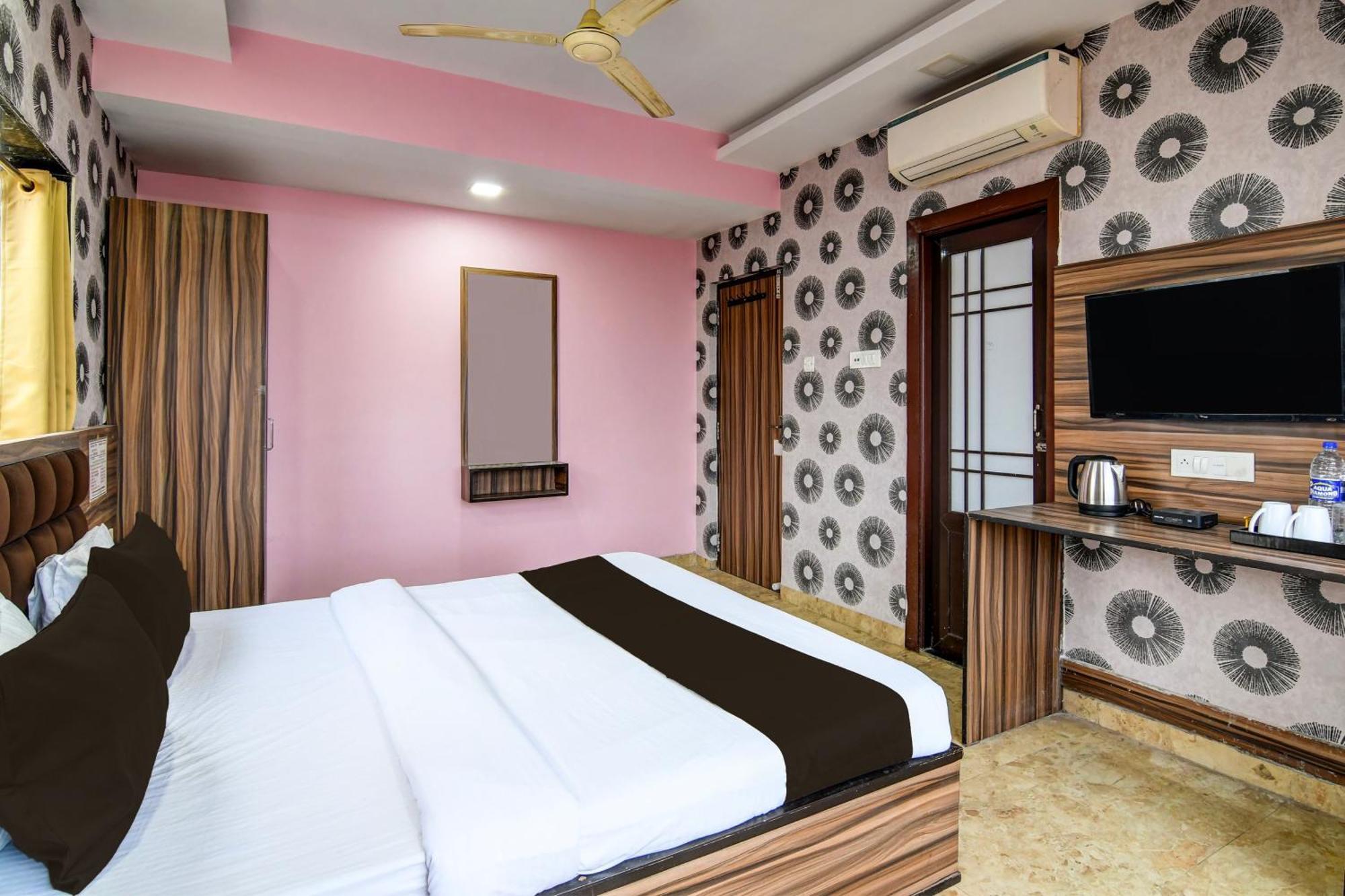 โอโย แฟล็กชิป 75427 โฮเทล ซันไชน์ Hotel Gauripur  ภายนอก รูปภาพ